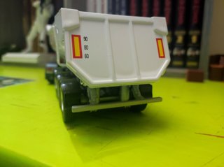 Pegaso Troner 1/43 bañera