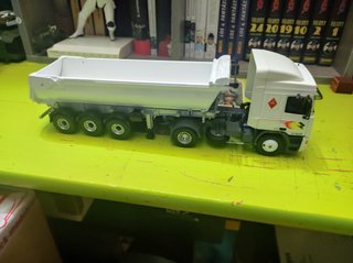 Pegaso Troner 1/43 bañera