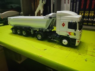 Pegaso Troner 1/43 bañera