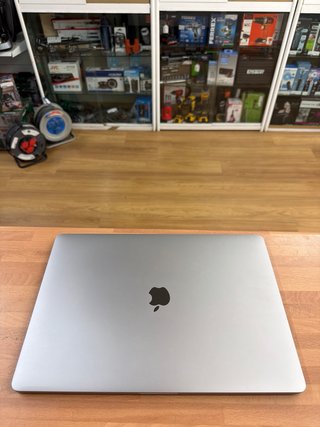 MacBook Pro 2019 16” i7 32GB RAM 500GB SSD