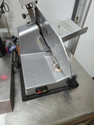 Cortadora de embutidos profesional