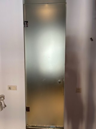 Puerta de cristal opaco para baño