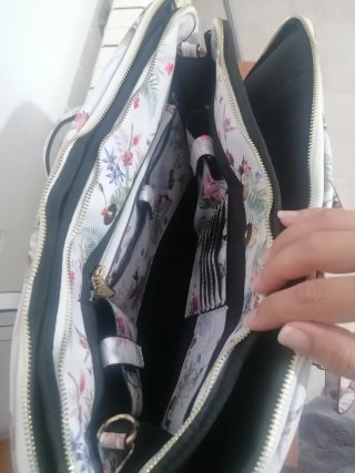 Bolso nuevo Parfois blanco con estampado tropical.