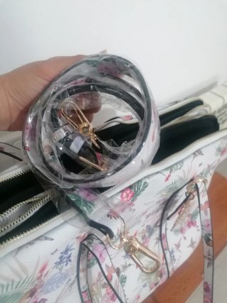 Bolso nuevo Parfois blanco con estampado tropical.