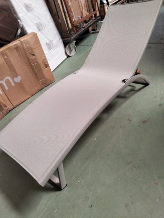Sklum Tumbona reclinable en aluminio con cojín