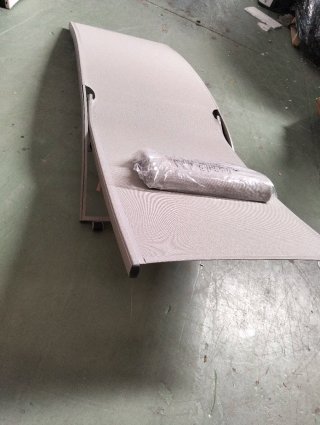 Sklum Tumbona reclinable en aluminio con cojín