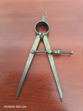Compás de puntas secas