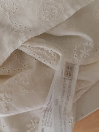 Blusa romántica bordada