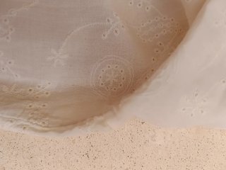 Blusa romántica bordada