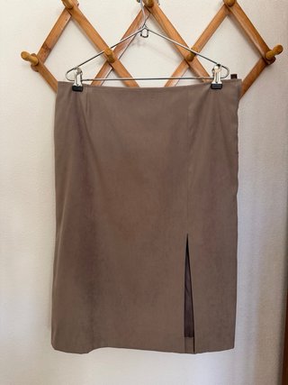 Saia midi cinzenta com fenda