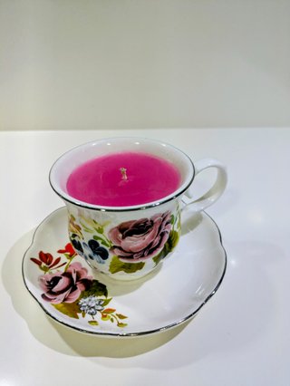 Vela en forma de taza de té inglesa vintage