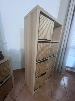 Estantería IKEA KALLAX 2x4 con cestas GNABBAS