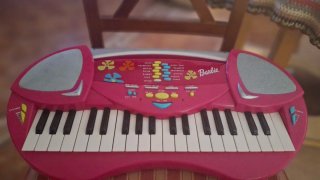 Teclado musical infantil Barbie