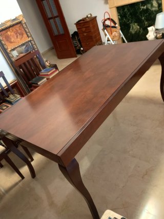 Mesa extensible de salón de madera