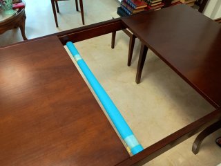 Mesa extensible de salón de madera