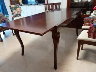 Mesa extensible de salón de madera