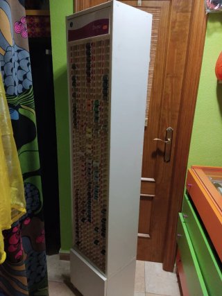 Mueble expositor de hilos (vacío) No hago envíos.