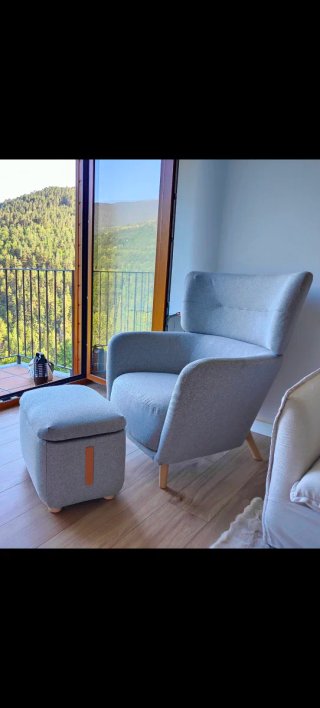 Sillón y puff Ikea gris