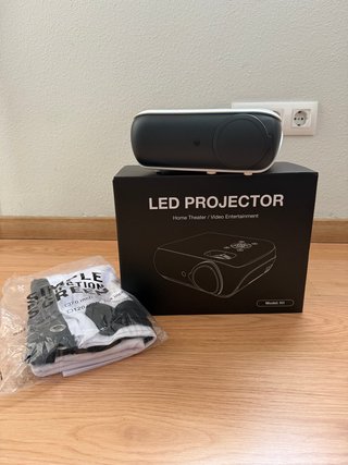 Proyector Bluetooth Full HD 1080p Nativo+Pantalla