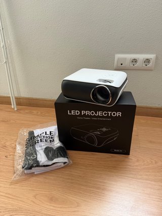Proyector Bluetooth Full HD 1080p Nativo+Pantalla