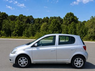 Toyota Yaris 1.3 Gasolina 86cv 1 solo Propietario!