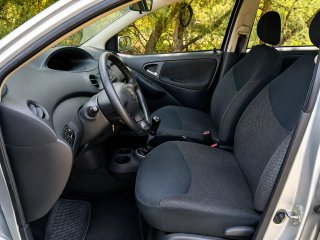 Toyota Yaris 1.3 Gasolina 86cv 1 solo Propietario!