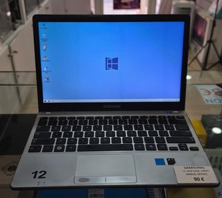 Portátil Samsung 12 4GB RAM 120GB SSD