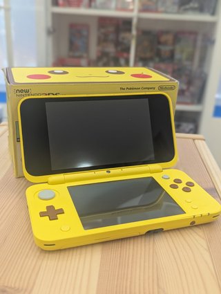 Consola Nintendo 2DS XL Pikachu