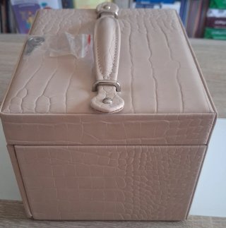 Joyero beige con cerradura y llave