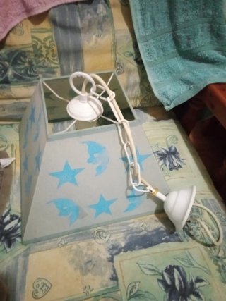 Lampada per bambini con stelle blu e bianche