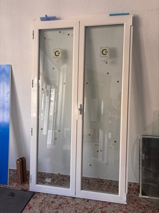 Balconera abatible con oscilo de 1.15 x 2,03