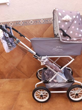 Carro Muñeca Reborn Cuevas Toys