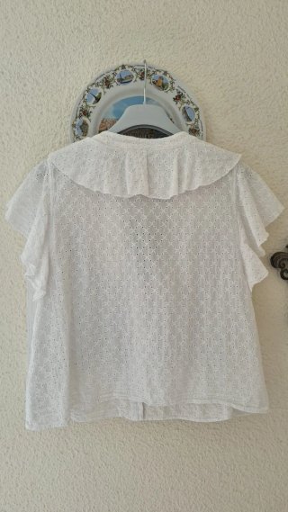 Blusa Zara blanca volantes bordada