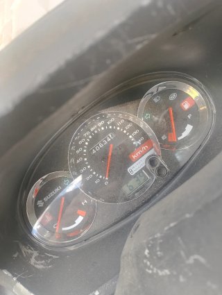 Suzuki Burgman 150 Negra