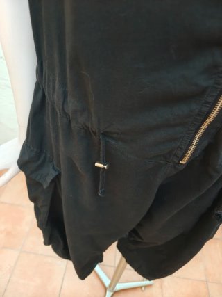 Mono Verano Negro es talla S pero amplio
