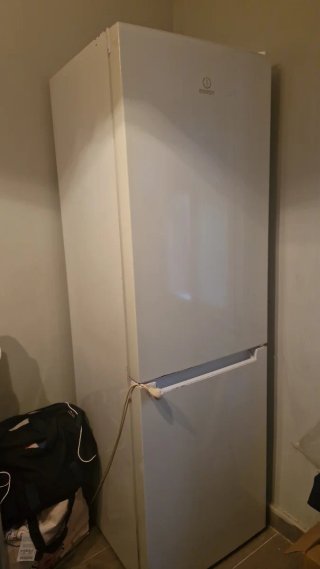 Nevera Indesit blanca