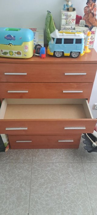 Cómoda de 6 cajones en muy buen estado