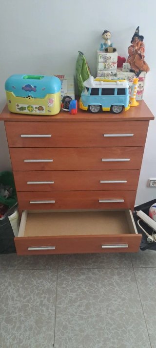 Cómoda de 6 cajones en muy buen estado