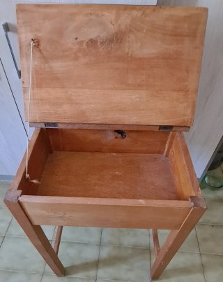 Pupitre+silla antiguo de madera maciza