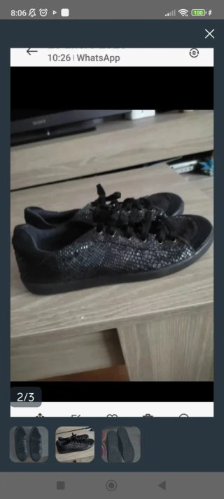 Zapatillas rojas con estrellas blancas