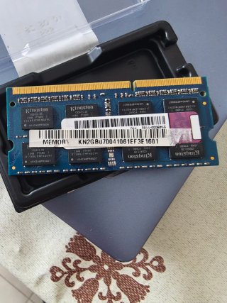 2 memorie RAM DDR3 per portatile da 2 GB (4 GB)