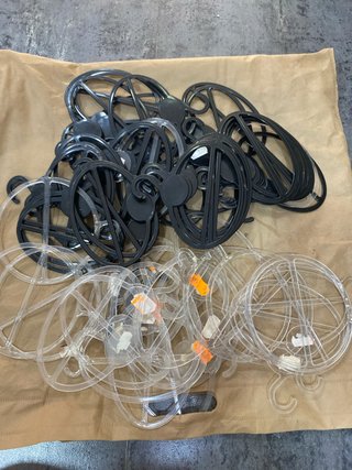 Perchas para pañuelos (negras y transparentes)