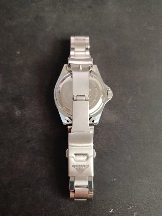 Reloj elegante Privata plateado y negro