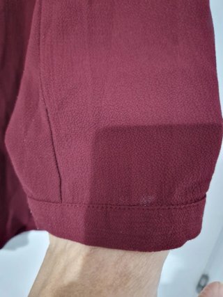 Blusa roja/burgundy con botón