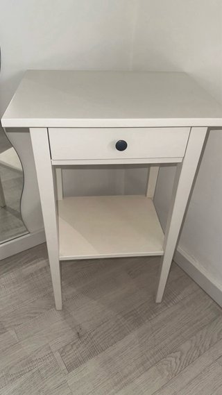 Mesita de noche IKEA HEMNES blanca