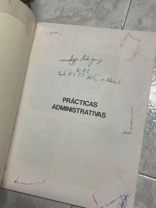 Libro, formación profesional, administrativo