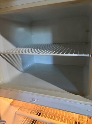 Frigorífico blanco en un pueblo a 60 km de burgos
