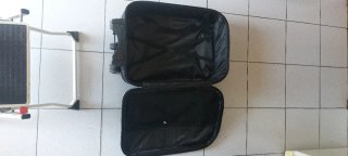 Maleta de viaje mediana negra