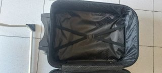 Maleta de viaje mediana negra