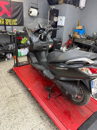 Suzuki Burgman 125 Negra